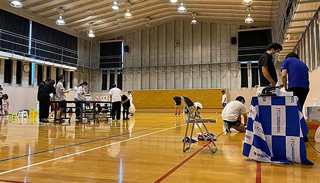 大人の体力測定の様子